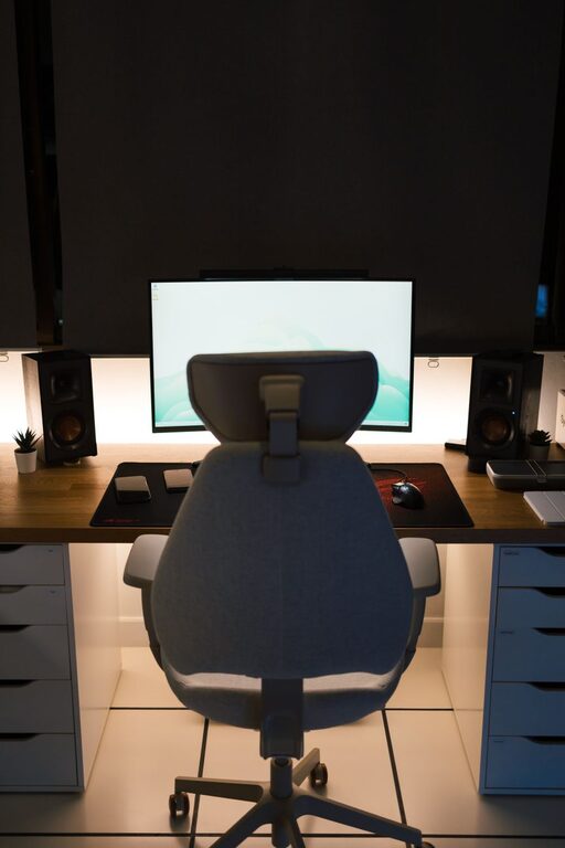 Tips for Creating a Relaxing Home Workspace to Boost Productivity and Comfort
